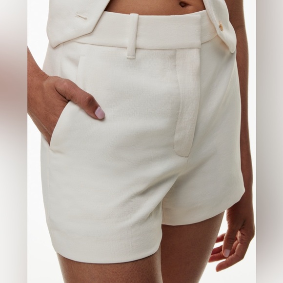 Aritzia Wilfred Anthem Short - Picture 3 of 9